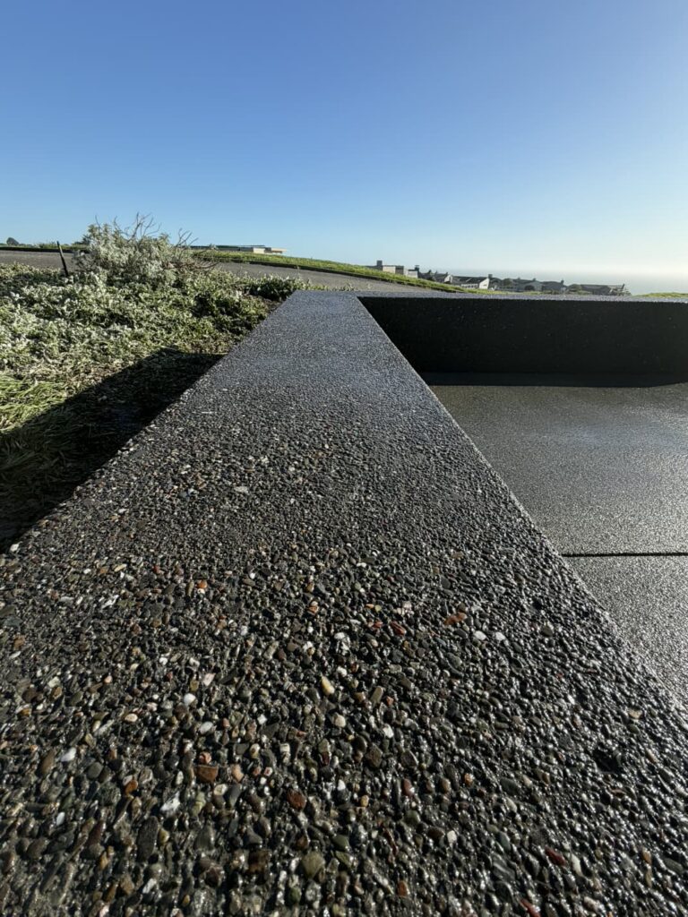 Retaining wall 09908